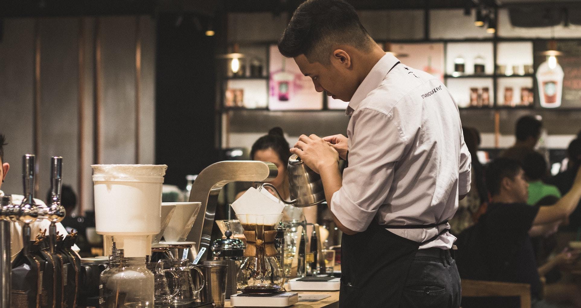 Tuổi Kỷ Mùi 1979 có thể mượn tuổi trong tam hợp để đảm bảo an tâm trong ngày khai trương 